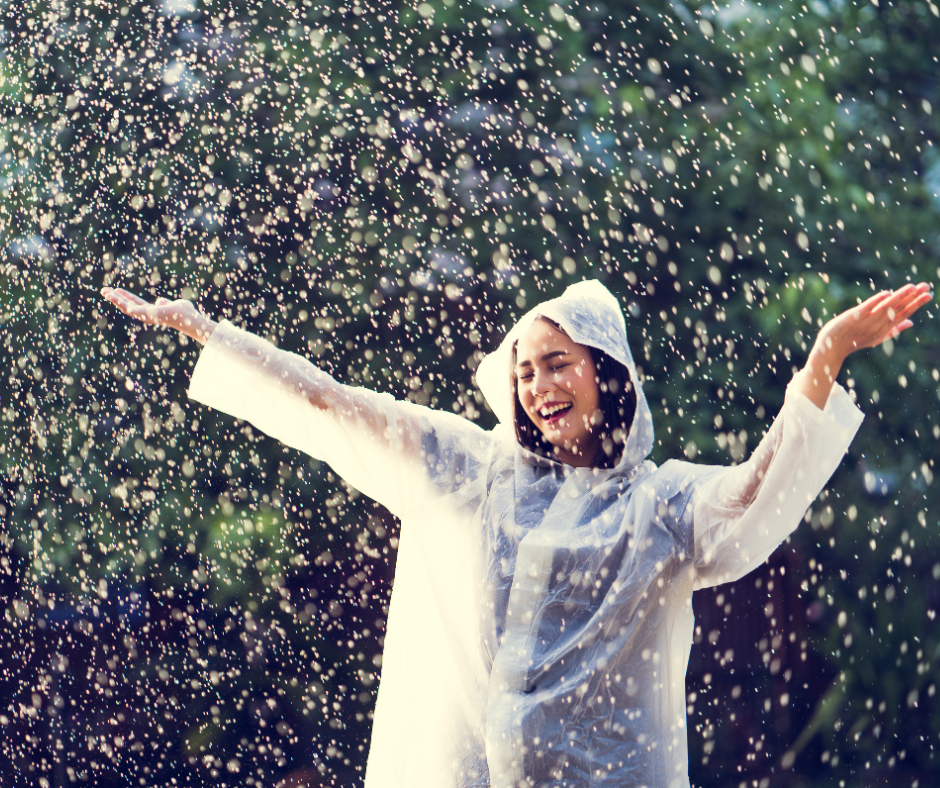 The Ultimate Guide to Rainy-Day Style: The Outfits That Turn Stormy Weather Into Your Runway